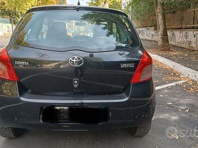 Usata Toyota Yaris Sol 87 CV (63 kW) 2006 Nero Utilitaria