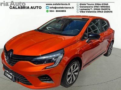 Begagnad Renault Clio V Equilibre 101 HK (74 kW) 2023 Orange