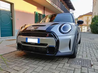 Usata Mini Cooper S Classic 178 CV (130 kW) 2023 Grigio Utilitaria