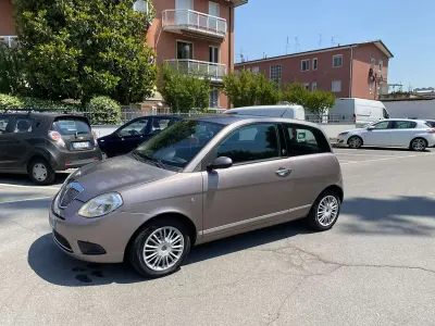 Usata Lancia Ypsilon 77 CV (56 kW) 2009 Grigio Utilitaria