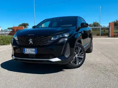 Usata Peugeot 3008 Allure 131 CV (96 kW) 2023 Nero SUV