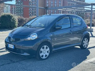 Usata Toyota Aygo 68 CV (50 kW) 2006 Nero Utilitaria