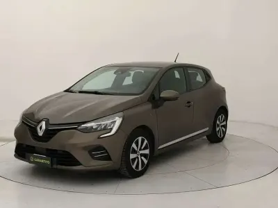 Usata Renault Clio Zen 140 CV (102 kW) 2021 Marrone Utilitaria