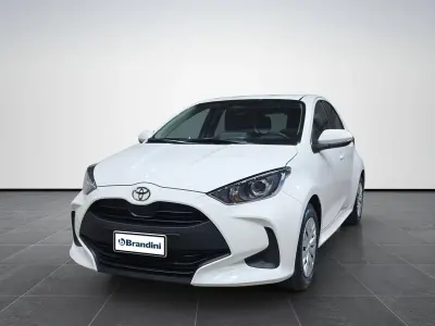 Usata Toyota Yaris Active 92 CV (67 kW) 2025 Grigio Utilitaria