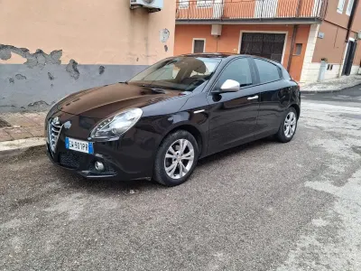 Usata Alfa Romeo Giulietta 105 CV (77 kW) 2014 Nero Utilitaria