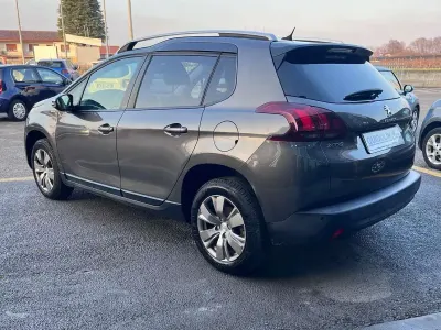 Usata Peugeot 2008 Style 82 CV (60 kW) 2018 Grigio SUV