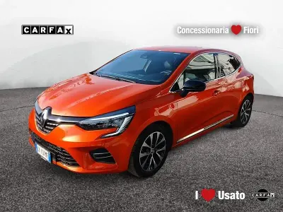 Usata Renault Clio V Techno 145 CV (106 kW) 2023 Rosso Utilitaria