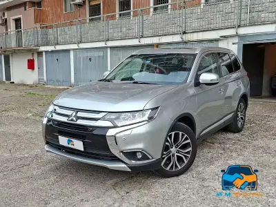 Usata Mitsubishi Outlander Instyle 150 CV (110 kW) 2018 Grigio SUV