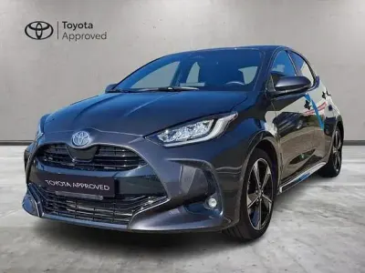 Usata Toyota Yaris Lounge 2025 Dark grey met Utilitaria