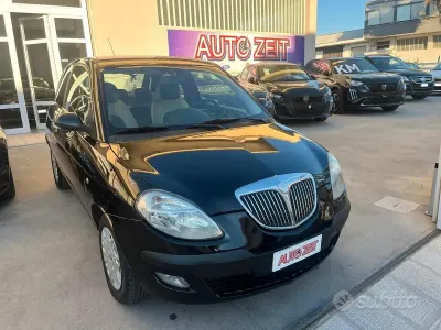 Usata Lancia Ypsilon 60 CV (44 kW) 2005 Nero Utilitaria