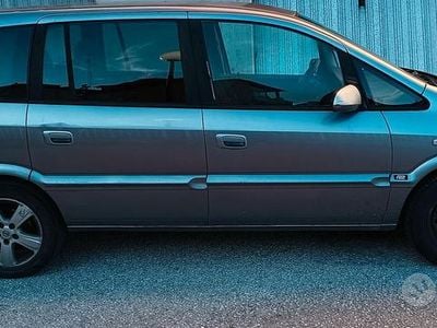 Usata Opel Zafira 101 CV (74 kW) 2004 Grigio Monovolume