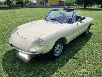 Begagnad Alfa Romeo Spider Veloce 104 HK (76 kW) 1981 Cab