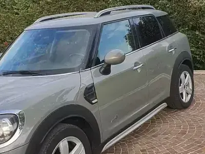 Usata Mini Cooper D Countryman 150 CV (110 kW) 2017 Grigio SUV