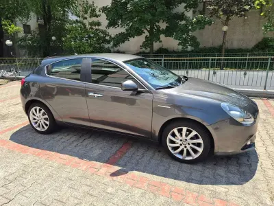 Usata Alfa Romeo Giulietta Distinctive 105 CV (77 kW) 2015 Grigio Utilitaria