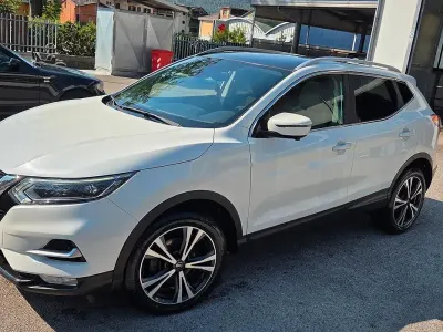 Usata Nissan Qashqai N-Connecta 116 CV (85 kW) 2020 Bianco SUV
