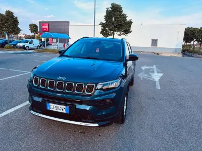 Usata Jeep Compass Limited 131 CV (96 kW) 2022 Blu/azzurro SUV