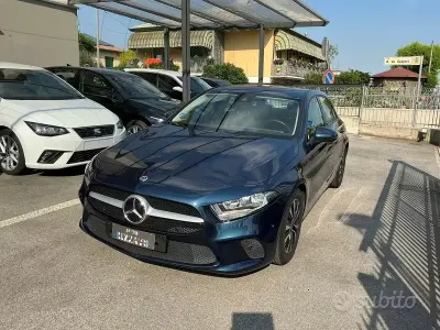 Usata Mercedes A180 Business 116 CV (85 kW) 2021 Blu Berlina