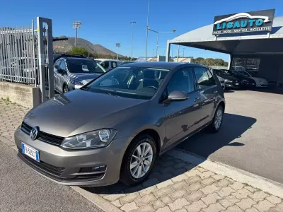 Usata VW Golf VII Comfortline 105 CV (77 kW) 2014 Grigio Berlina