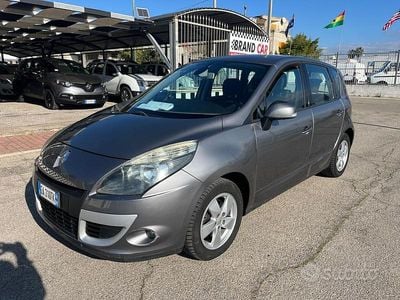 Usata Renault Scénic III Dynamique 110 CV (80 kW) 2010 Grigio Monovolume