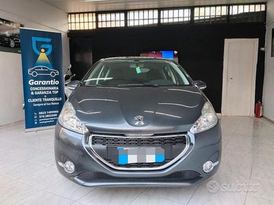 Usata Peugeot 208 68 CV (50 kW) 2015 Grigio Utilitaria