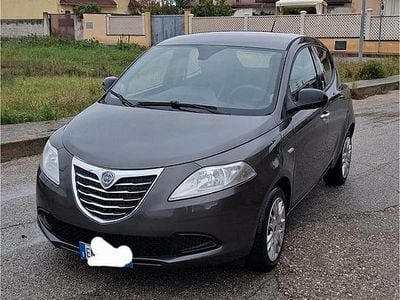Usata Lancia Ypsilon 95 CV (69 kW) 2012 Grigio Utilitaria