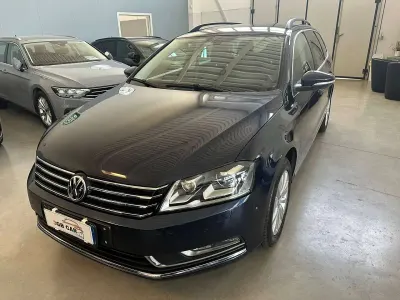 Usata VW Passat 150 CV (110 kW) 2011 Blu/azzurro Station wagon
