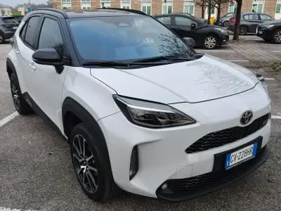 Usata Toyota Yaris Cross Sport 131 CV (96 kW) 2024 Bianco SUV