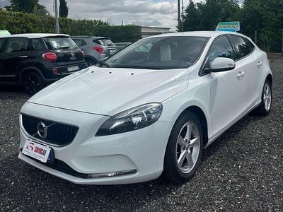 Usata Volvo V40 Business Edition 120 CV (88 kW) 2017 Bianco Berlina