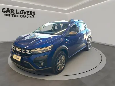 Usata Dacia Sandero Expression 101 CV (74 kW) 2023 Rqh blu iron Utilitaria