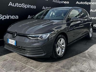 Usata VW Golf VIII Life 116 CV (85 kW) 2022 Grigio Utilitaria