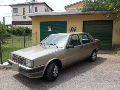 Usata Lancia Prisma 80 CV (58 kW) 1988 Marrone Berlina
