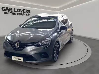 Usata Renault Clio V Techno 101 CV (74 kW) 2023 Kqg grigio scisto Utilitaria