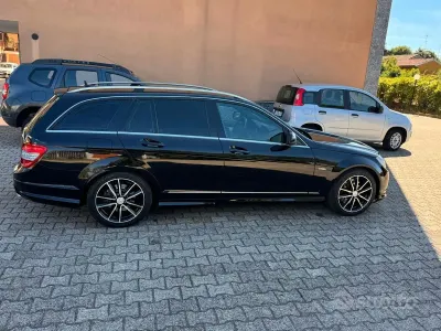 Usata Mercedes C320 Avantgarde 224 CV (164 kW) 2008 Nero Station wagon
