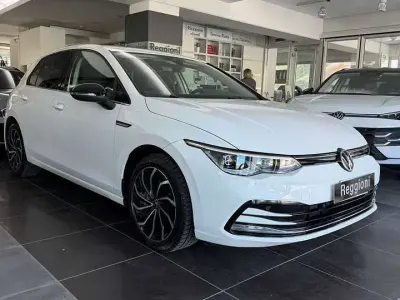 Usata VW Golf VIII Style 131 CV (96 kW) 2020 Bianco Utilitaria