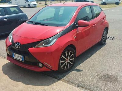 Usata Toyota Aygo 69 CV (50 kW) 2016 Rosso Utilitaria