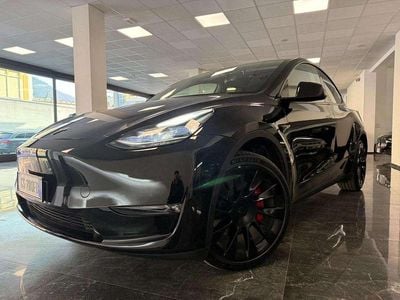 Usata Tesla Model Y Long Range AWD 378 kW (514 CV) 2024 Nero SUV