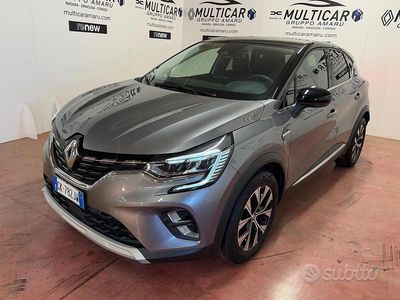 Usata Renault Captur Techno 100 CV (73 kW) 2023 Grigio SUV