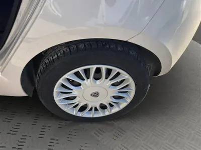 Usata Lancia Ypsilon Silver 95 CV (69 kW) 2016 Beige Utilitaria