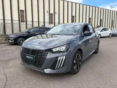 Usata Peugeot 208 Allure 101 CV (74 kW) 2025 Grigio Utilitaria