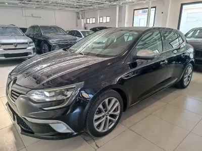 Usata Renault Mégane GT Line GT-Line 140 CV (102 kW) 2019 Nero pastello Berlina