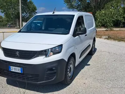 Usata Peugeot Partner 102 CV (75 kW) 2021 Bianco Monovolume