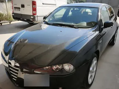 Usata Alfa Romeo 147 120 CV (88 kW) 2006 Nero Utilitaria