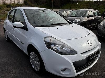 Brugt Renault Clio II Dynamique 75 HK (55 kW) 2011 Hvid Sedan