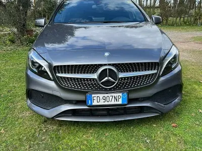 Usata Mercedes A200 136 CV (100 kW) 2016 Grigio Utilitaria