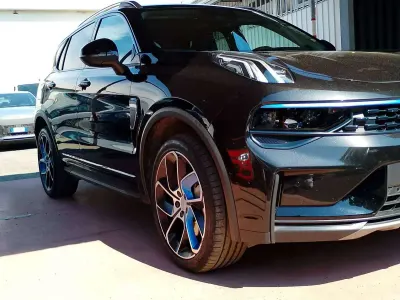 Usata Lynk & Co 01 179 CV (131 kW) 2022 Nero SUV