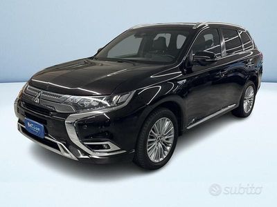 Usata Mitsubishi Outlander P-HEV 224 CV (164 kW) 2019 Nero SUV