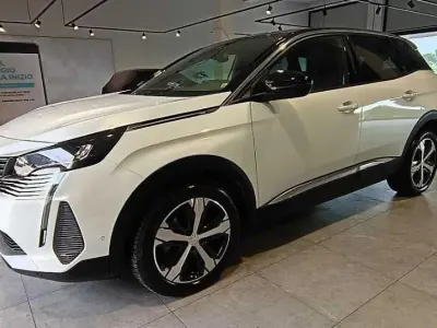 Usata Peugeot 3008 Allure 131 CV (96 kW) 2023 Bianco SUV