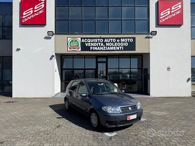 Usata Fiat Punto 69 CV (50 kW) 2005 Grigio Utilitaria