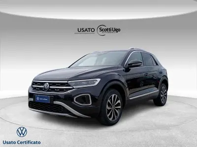 Usata VW T-Roc Style 150 CV (110 kW) 2023 0q bianco puro SUV