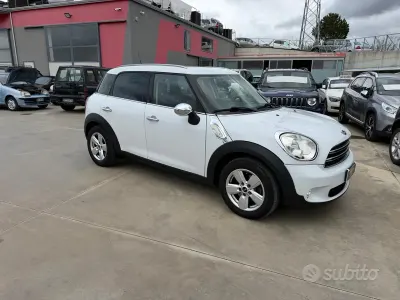 Käytetty Mini Cooper D Countryman 90 HP (66 kW) 2014 Valkoinen Katumaasturi